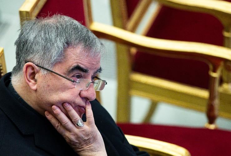il cardinale zuppi pensieroso