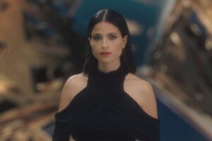 veronica gentili nel promo per l'isola dei famosi