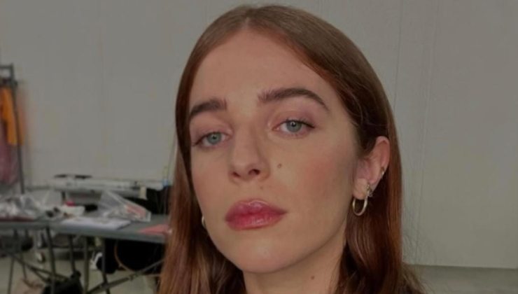 Primo piano dell'attrice Valentina Romani